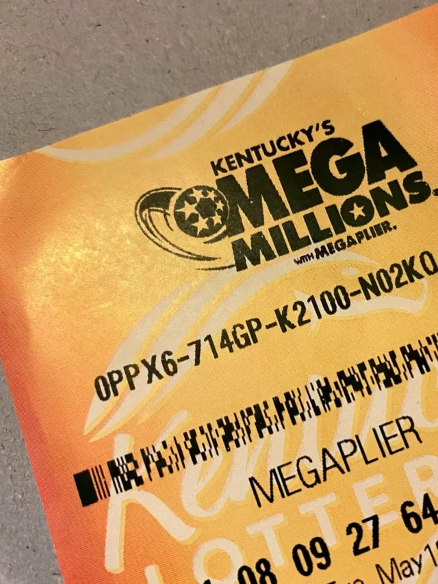 Wow $305 Million Mega Millions Powerball Jackpot